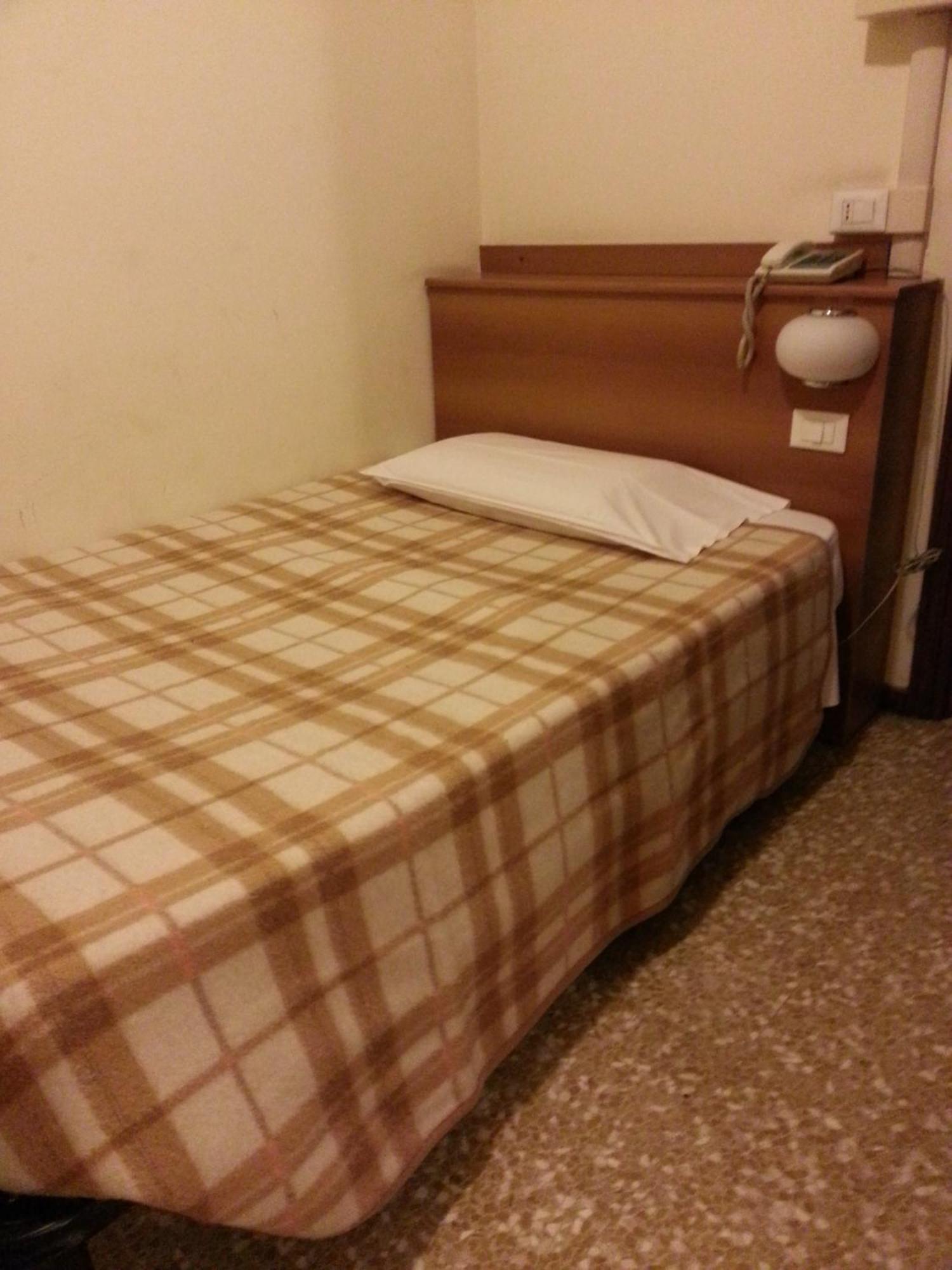 Hotel Lombardia Seveso Extérieur photo